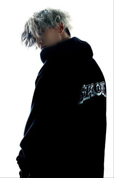 HD version of iKON individual pic of “BLING BLING” | iKON🔥 Amino