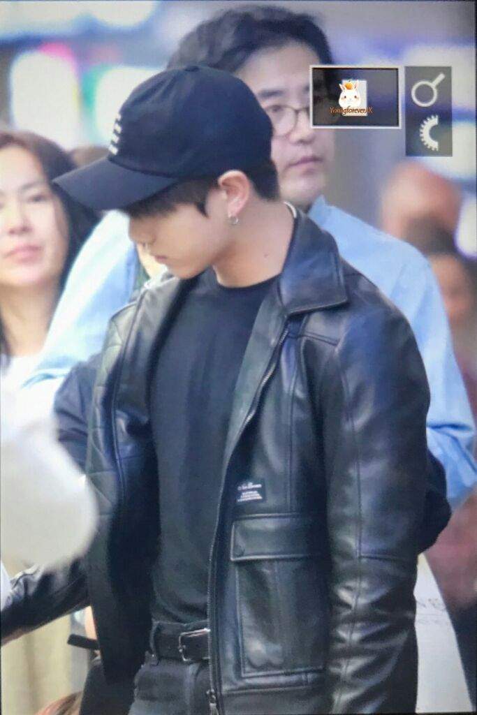 VKOOK AIRPORT FASHION GOING TO VEGAS | V K O O K Amino