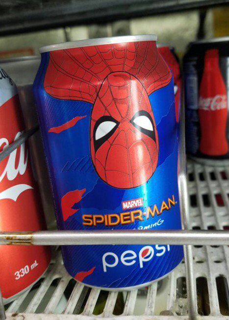 Pepsi se alía con Spider-Man: Homecoming. Vistazo a un genial tótem de la  película | •Cómics• Amino