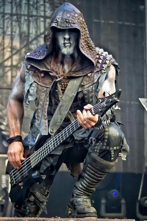 bass in black metal