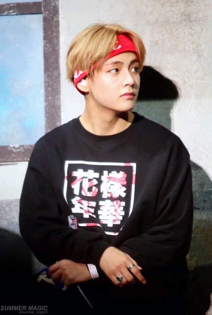 Get Kim Taehyung Blonde Hair Photoshoot Images