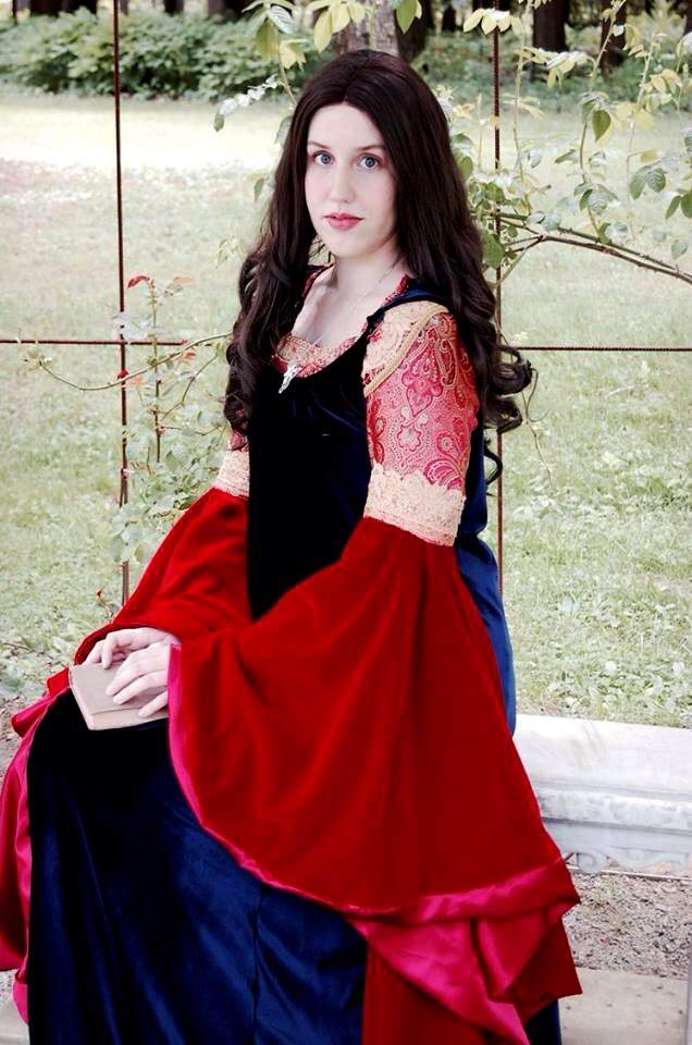 Arwen Red Sleeves Dress | Cosplay Amino