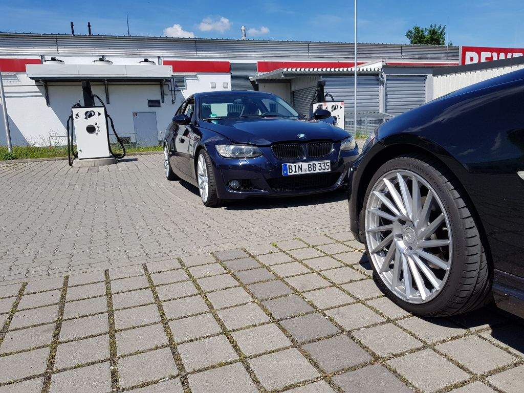 Bmw e90 spoiler install and software update for a bmw 335i Garage Amino
