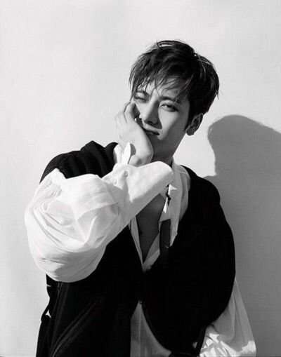 VOGUEme Photoshoot 🤴🏻 | Jackson Wang Amino