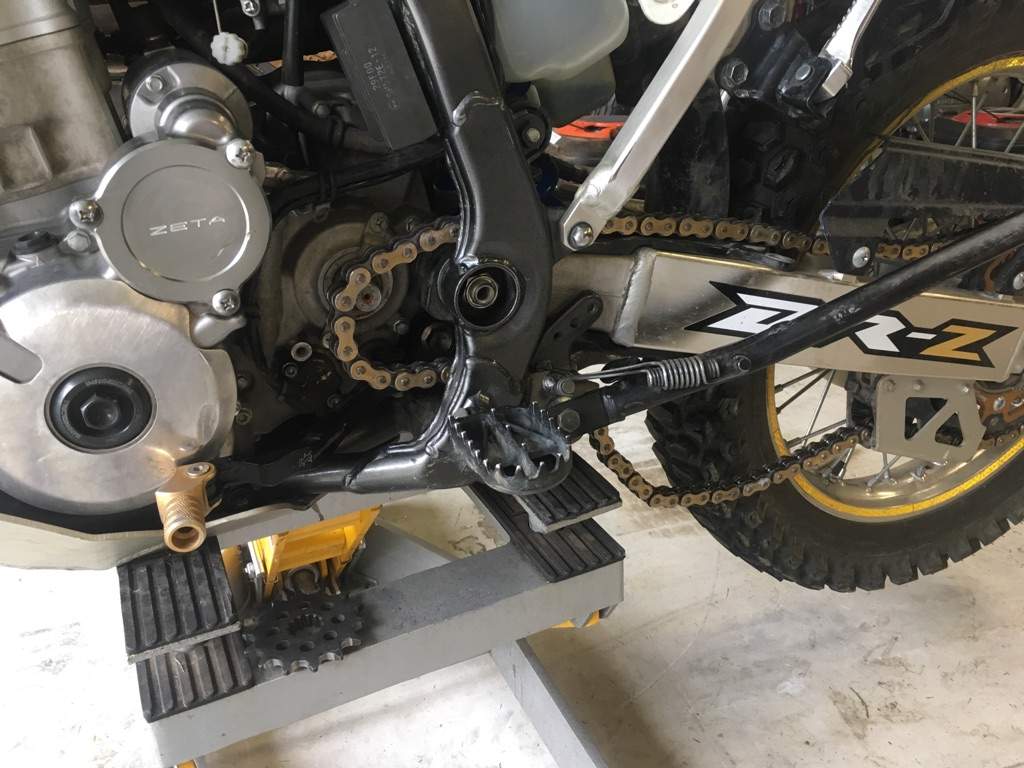 drz400 sprocket cover