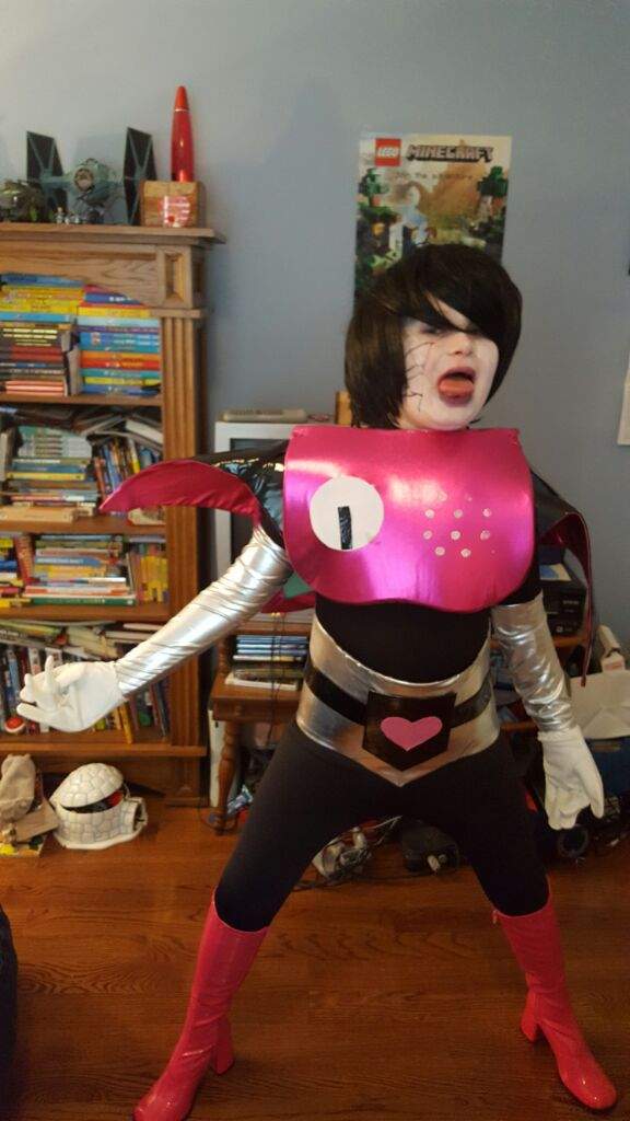 Mettaton Cosplay! 💕💕💗 | Undertale Amino