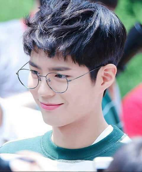 Those glasses | Park Bo Gum Amino