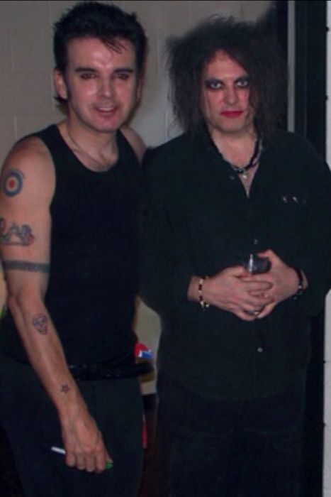 HAPPY BIRTHDAY, SIMON GALLUP!! | TRAD GOTH Amino