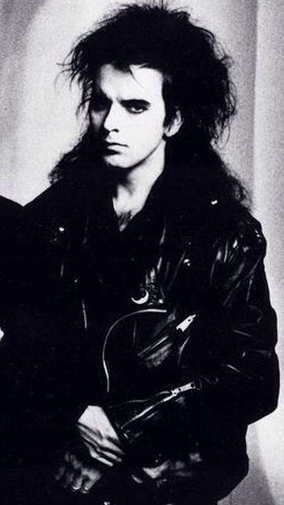 HAPPY BIRTHDAY, SIMON GALLUP!! | TRAD GOTH Amino