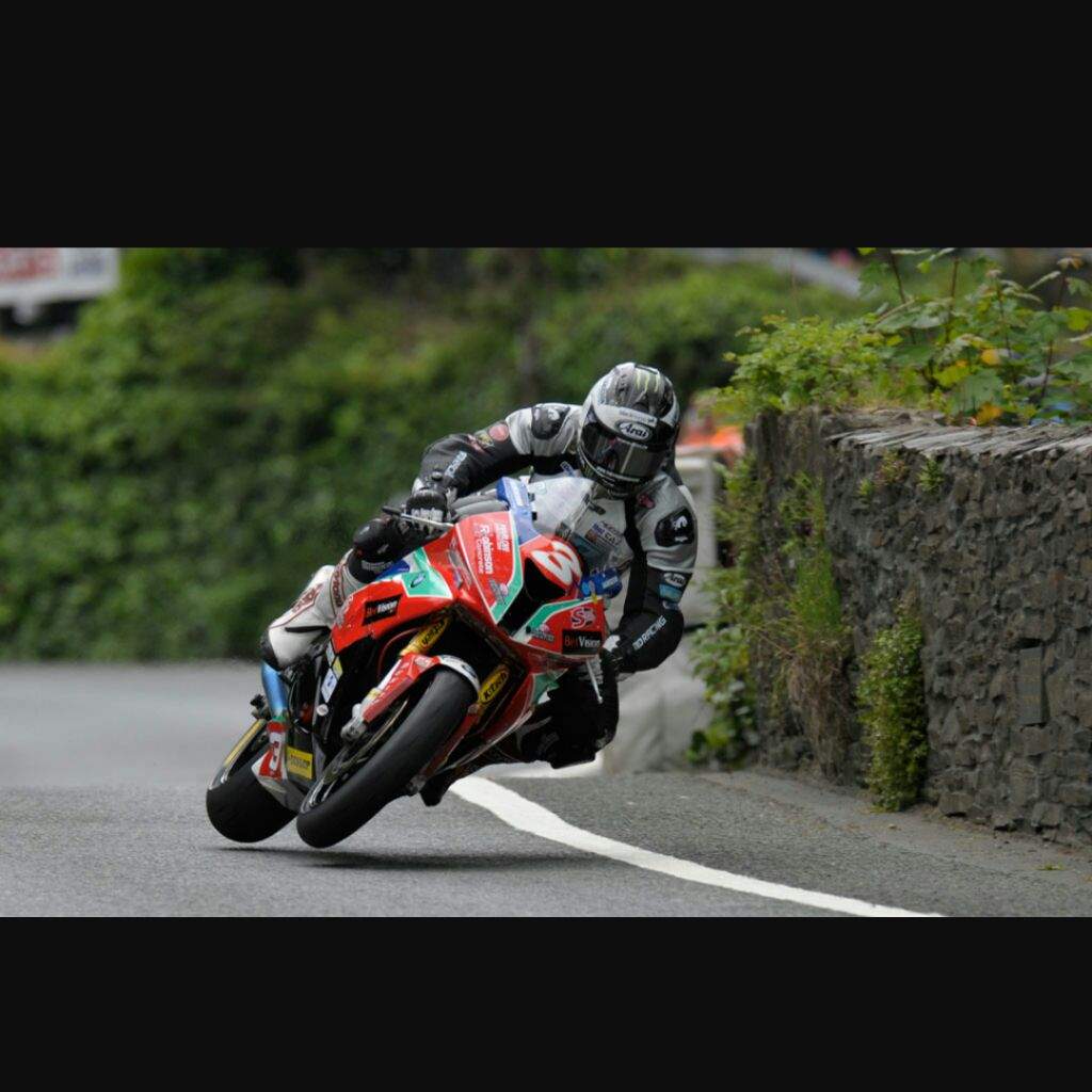 Isle Of Man TT. The Greatest Show On Earth. | Motorcycle Amino Amino