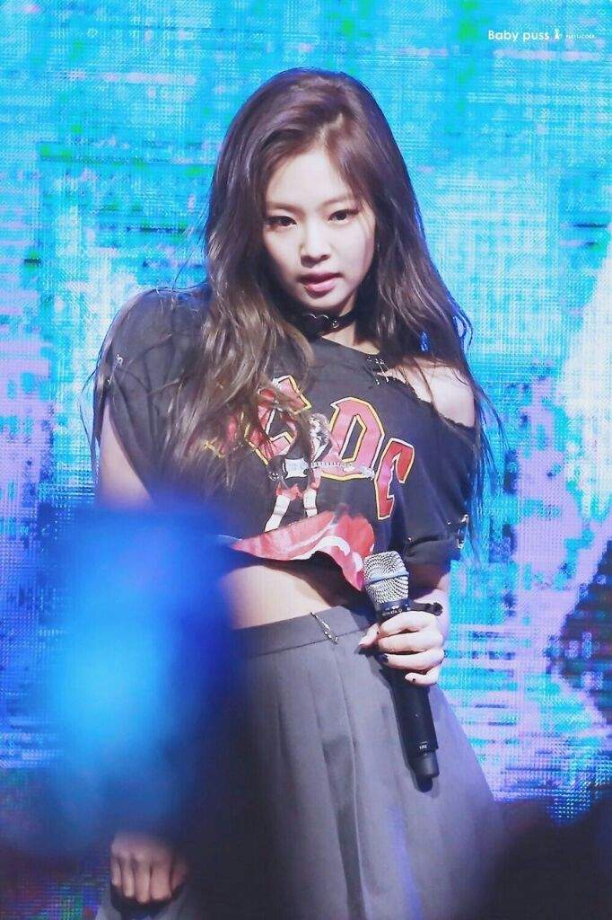 Best Jennie Live Photos 🖤 | BLINK (블링크) Amino