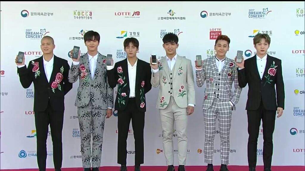 Btob And Their Epic Red Carpet Poses K Pop Amino