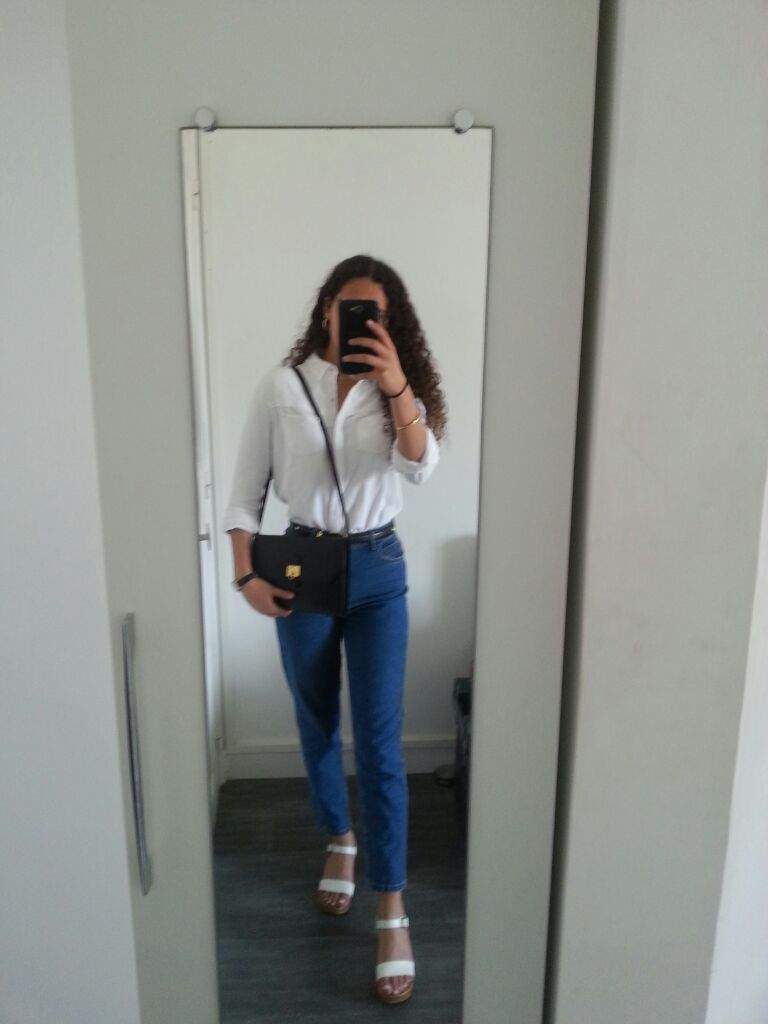 ootd mom jeans