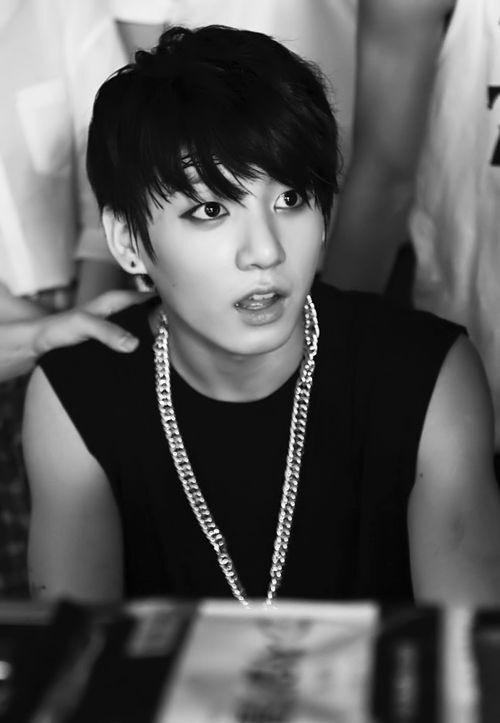 Day-13 Jungkook with eyeliner (bias challenge) | ARMY's Amino