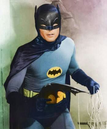 Tributo a Adam West [El Batman de la TV de los 60s-70s-] | •Cómics• Amino