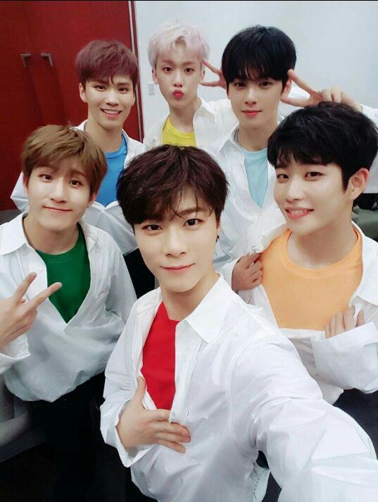 Astro perform in music bank 2017 | Astro Amino