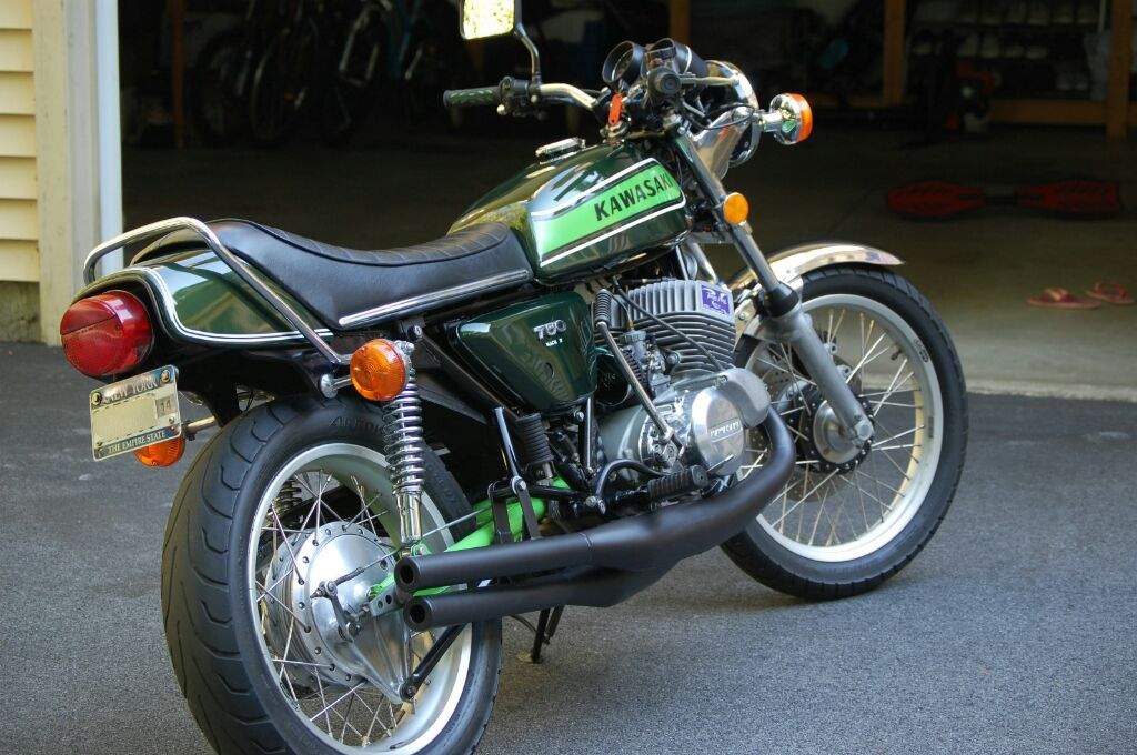 firstbike Kawasaki H2 750 Triple | Motorcycle Amino Amino