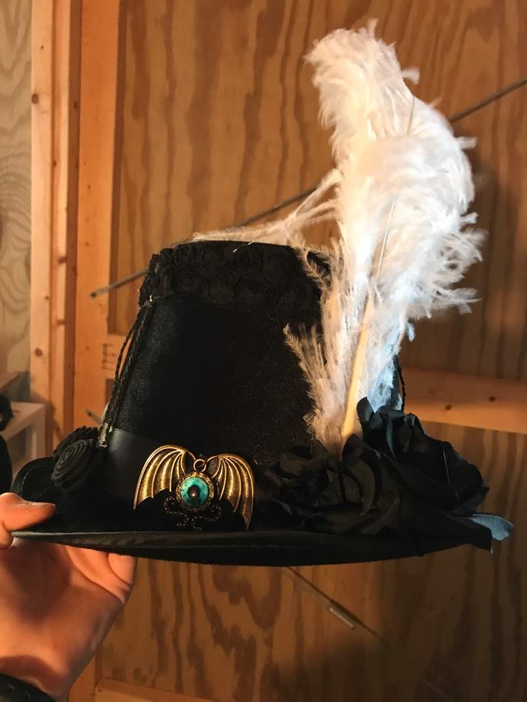 black butler top hat