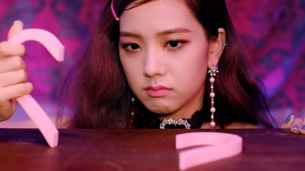 Jisoo a visual queen Ch+ giveaway entry | BLINK (블링크) Amino
