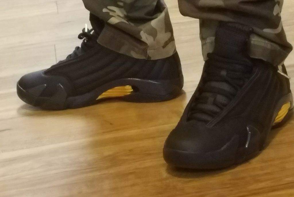 14s on feet