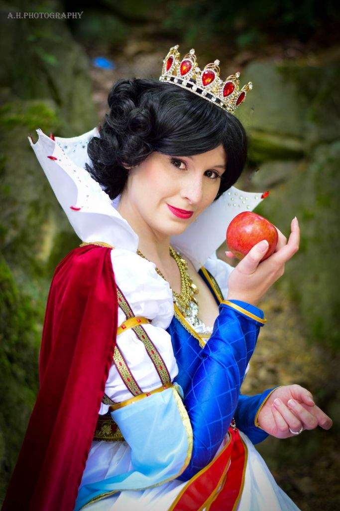Queen Snow White | Cosplay Amino