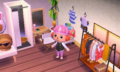 Furniture Help Animal Crossing Amino I Found These Beautiful Sets Of Furniture And Lights In This House Visited But Don T Know What They Are Or How To Get Them If Someone Can Tell Me It