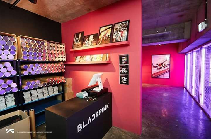 Exhibici n de BLACKPINK  en la tienda Pop Up Store  