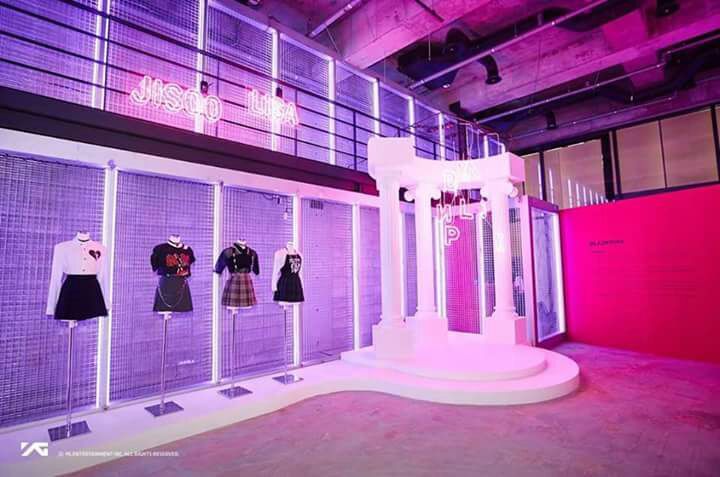 Exhibici n de BLACKPINK  en la tienda Pop Up Store  