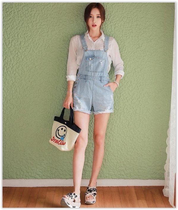 Korean Look with Denim Outfit Part 1 | Korean Fashion Amino