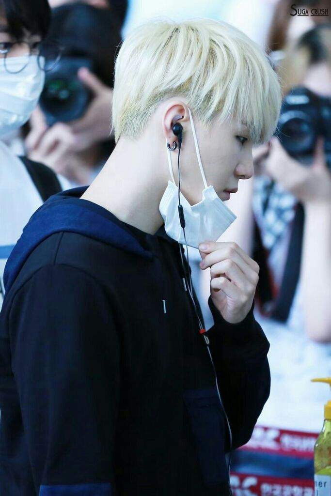 Bts~airport fashion~Suga | ARMY's Amino