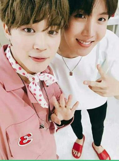 BTS Jimin taking selfies with each member. | Wiki | ARMY's Amino
