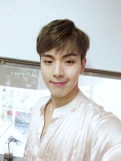 Son Hyunwoo (손 현우) 🐻 | Wiki | MONBEBE Amino