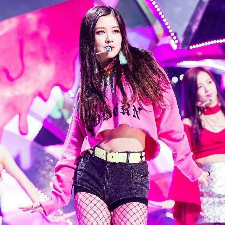 Rose🎤🎶 | BLINK ( 블링크 ) Amino