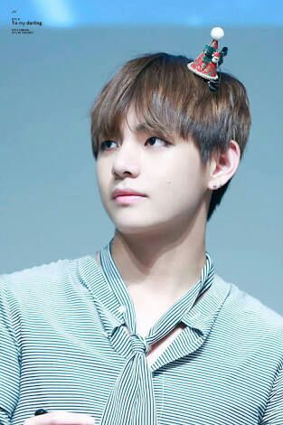 Taehyung with brown hair | ARMY's Amino