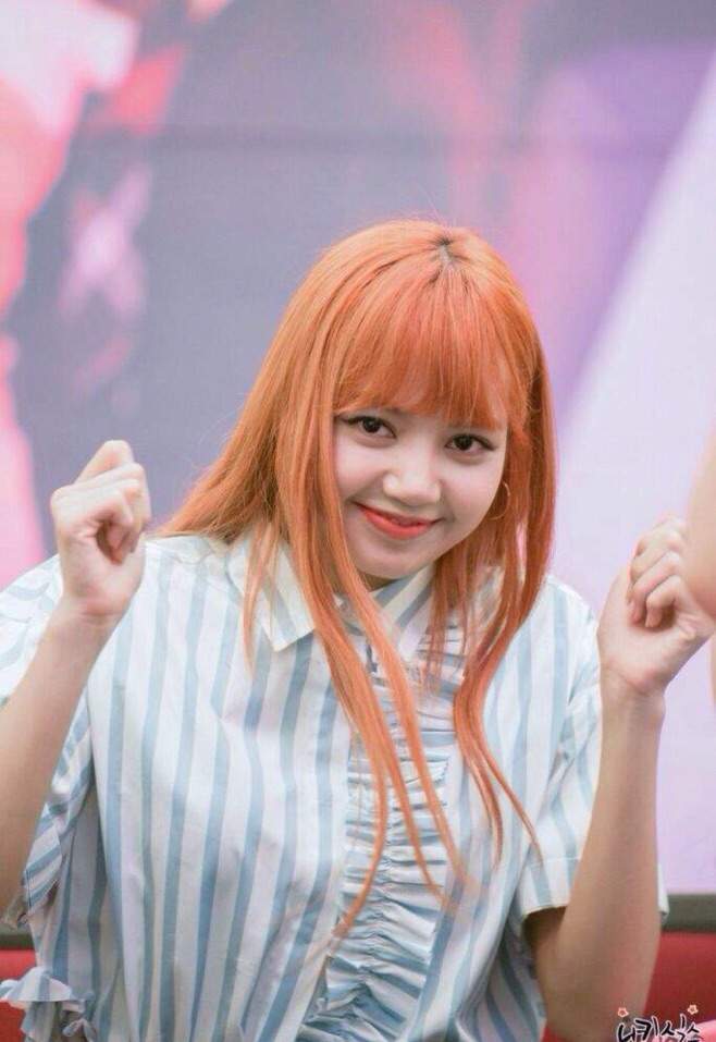 Lisa at fansign event! | K-Pop Amino