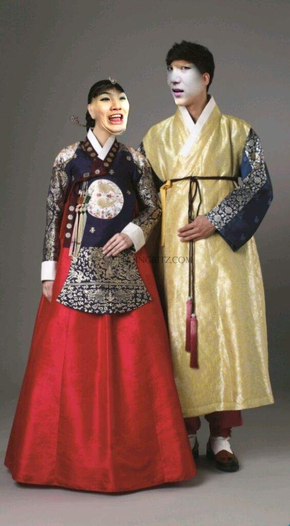 traditional korean garb