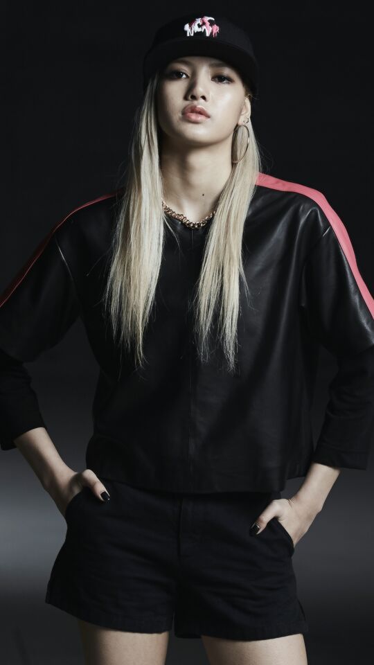 lisa manoban pretty savage outfit