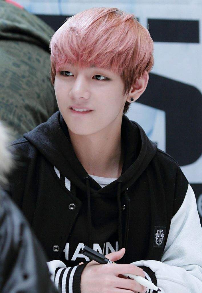 Meninos do BTS de cabelo roxo e rosa(ou quase...) | ARMY-BR Amino