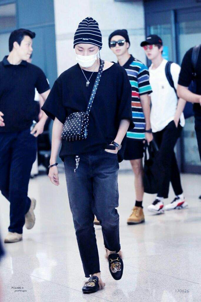 Airport-Style in Wings Tour Series : JHOPE | ARMY's Amino
