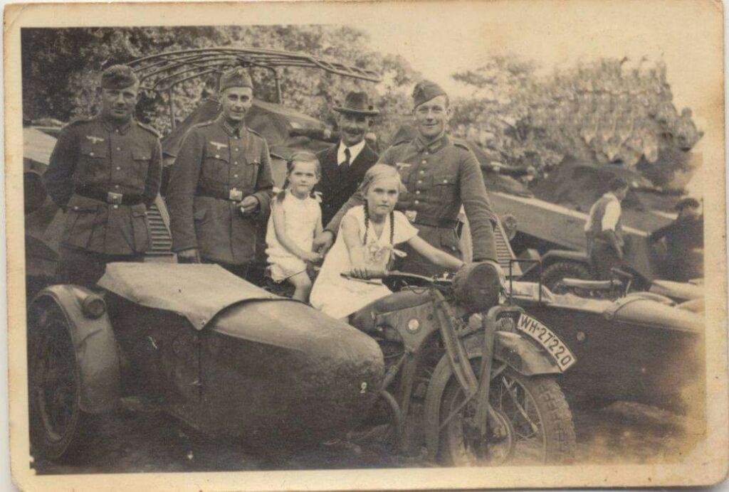World War 2 Motorcycles-- Wehrmacht (Germany) | Motorcycle Amino Amino