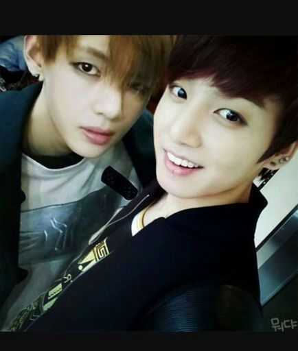 Vkook Selfies 😢😢😙 Armys Amino