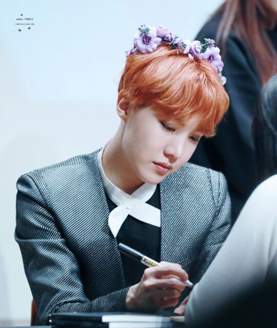 😍Jhope with flower crowns 😍 | Jung Hoseok / J-Hope Amino