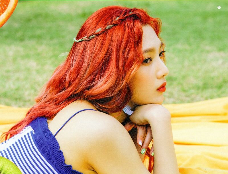 Summer red. Red Velvet. Red Velvet участницы Джой. Joy Red Velvet Red flavor. Ред вельвет Джой зеленые волосы.