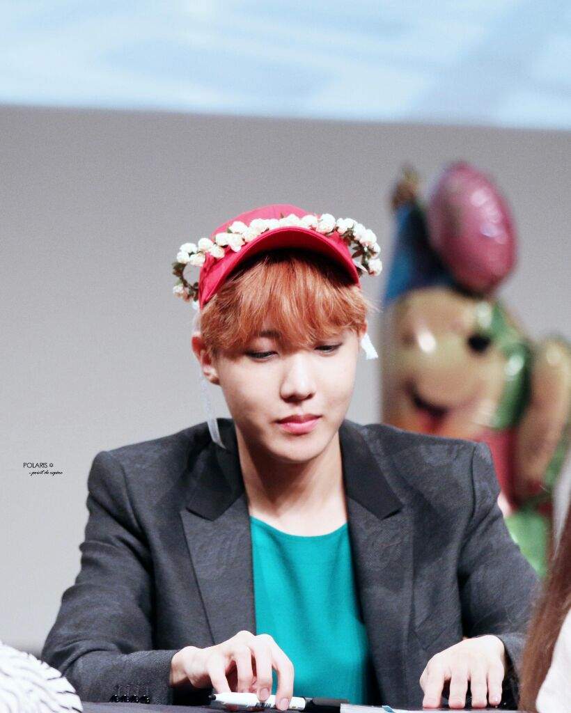 😍Jhope with flower crowns 😍 | Jung Hoseok / J-Hope Amino