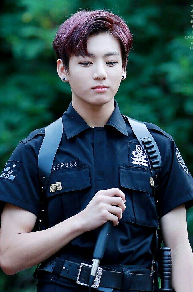 Jungkook Policia🔫 | ARMY's Amino Amino