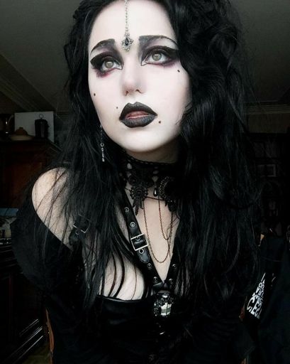Gothic makeup | Wiki | Metal Amino