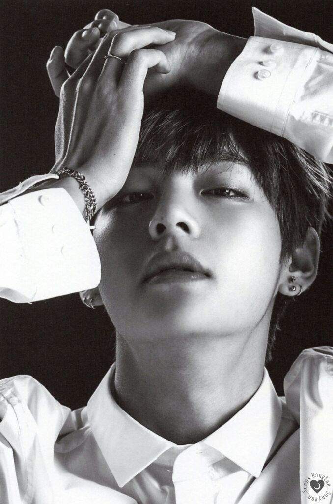 Kim Taehyung B&W Aesthetic | Kim Taehyung Amino