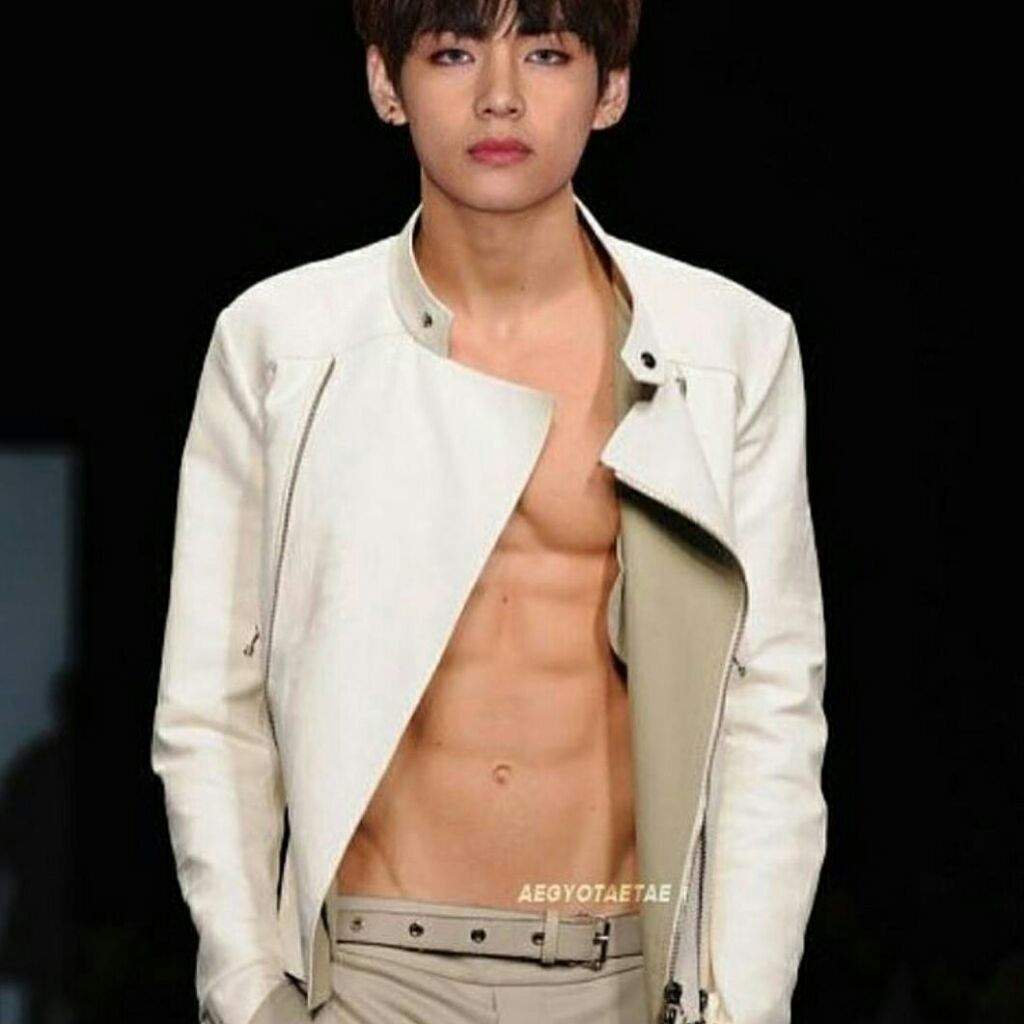 Tae Abs😂 | ARMY's Amino Amino