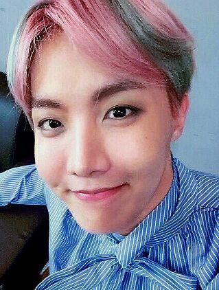 Hobi with pink and blue hair. | ARMY's Amino