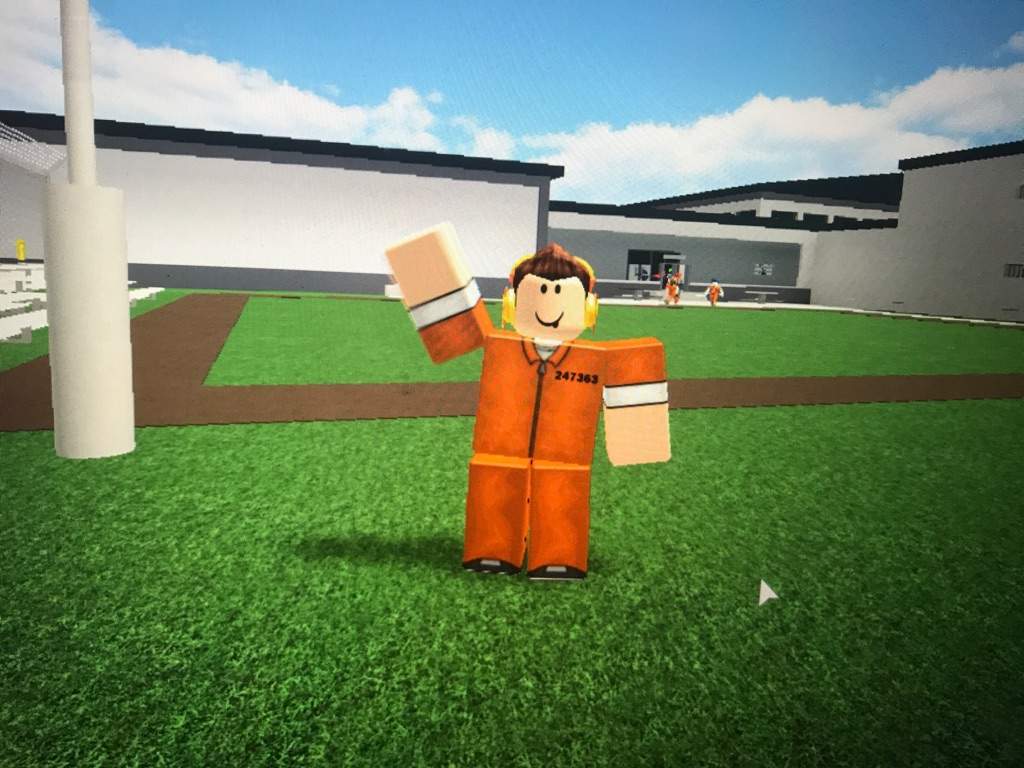 How To Run In Prison Life Roblox